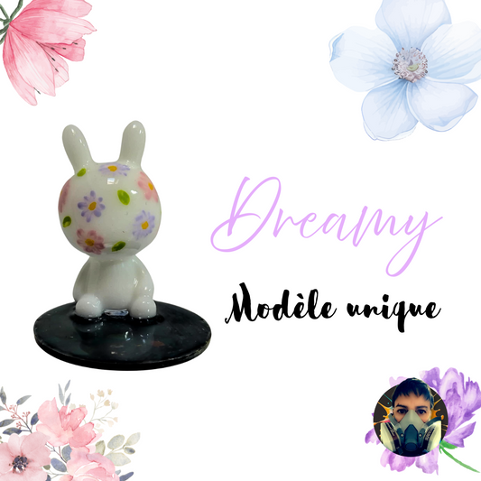 🐇 Dreamy – Lapin blanc fleuri en résine époxy, pièce unique